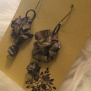 ⬇️Just Kenzie Art Earrings